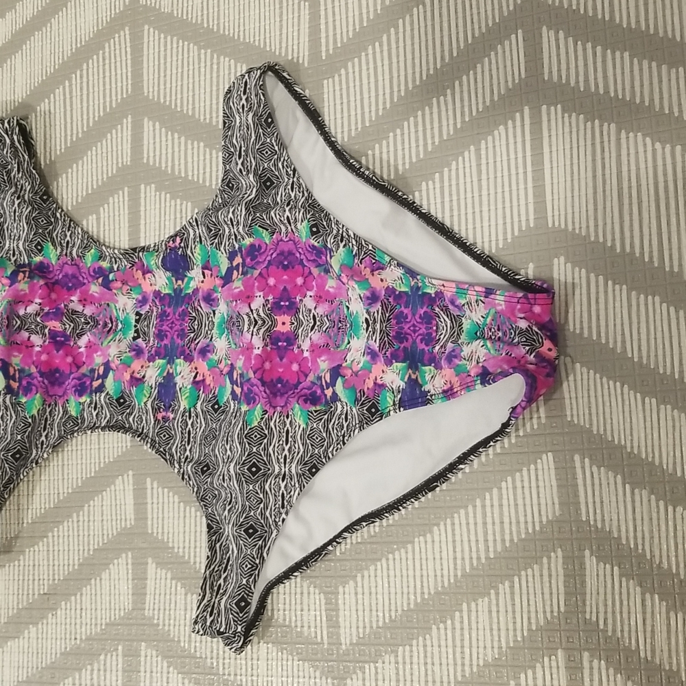 Multi Color One Piece - Picture 3 of 12